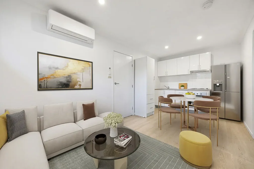 Peaceful granny flat living with private backyard