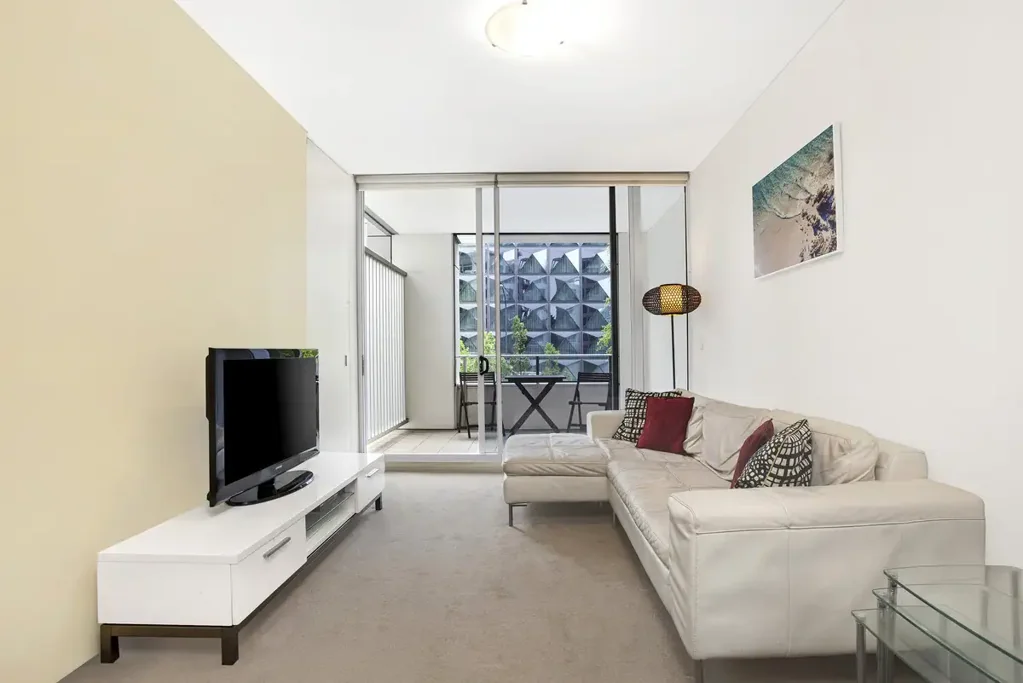 Spacious One Bedroom in Premier Harbourside Location - 3 month lease minimum | Furnished