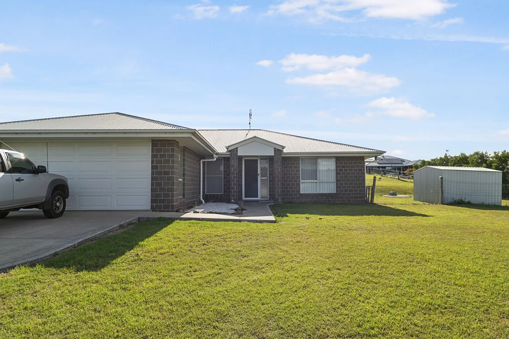 Spacious Family Sanctuary on 3,692m² – Just Minutes to Highfields