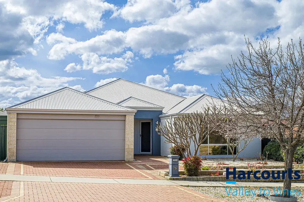 Aveley 4 Bedroom Home Sweet Hessian