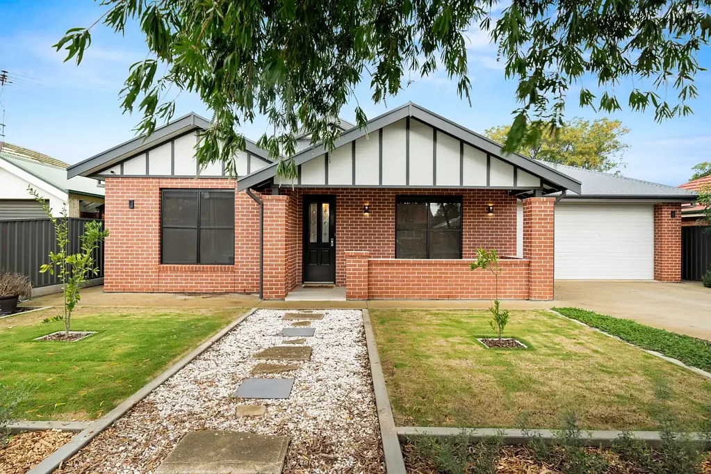 IMPRESSIVE, Near NEW, High Quality Home. Ideal Location!