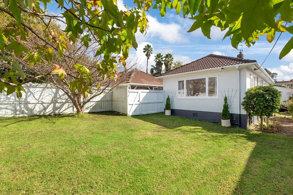Narrow Neck 4房  Narrow Neck family home and income 