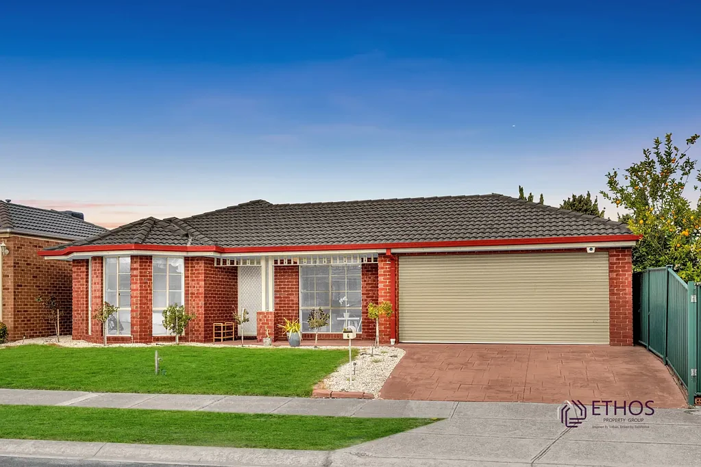 4 Charlesworth Crescent, Burnside, VIC 3023