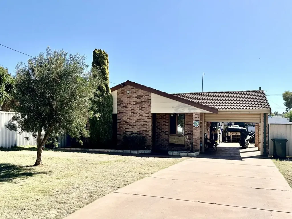 17 Eddington Close, Rangeway, WA 6530
