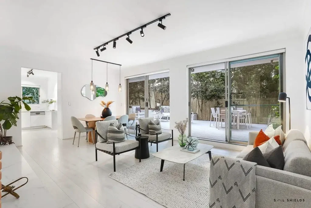 Spacious Garden Oasis – Luxury Living in a Semi-Style Apartment