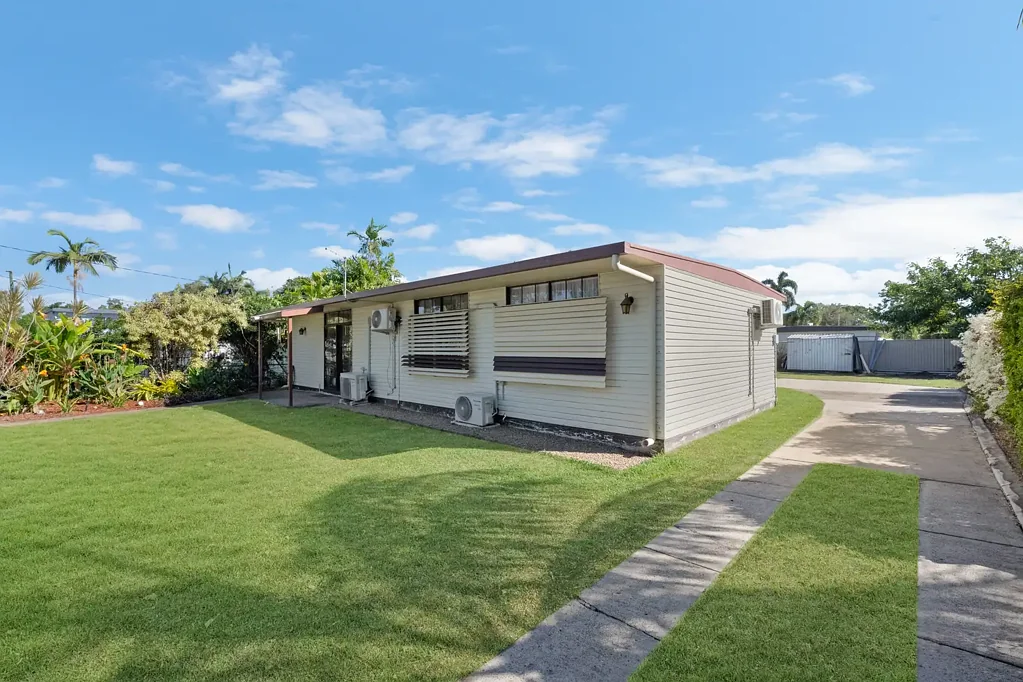 Kirwan 4침실 Secure, Spacious & Updated Family Home