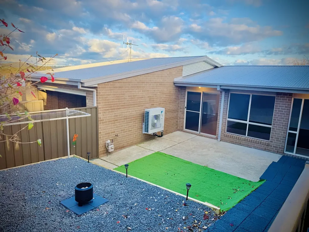 Bonner 3chambre Stylish Single-Level Townhouse with Fresh Updates | Spacious, Move-In Ready Living in Prime Bonner Location