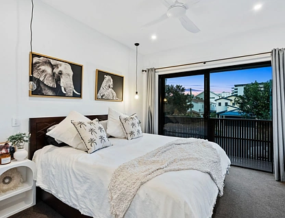 2/7 Twenty Sixth Avenue, Palm Beach, Gold Coast, 3 침실, 2 욕실, Apartment