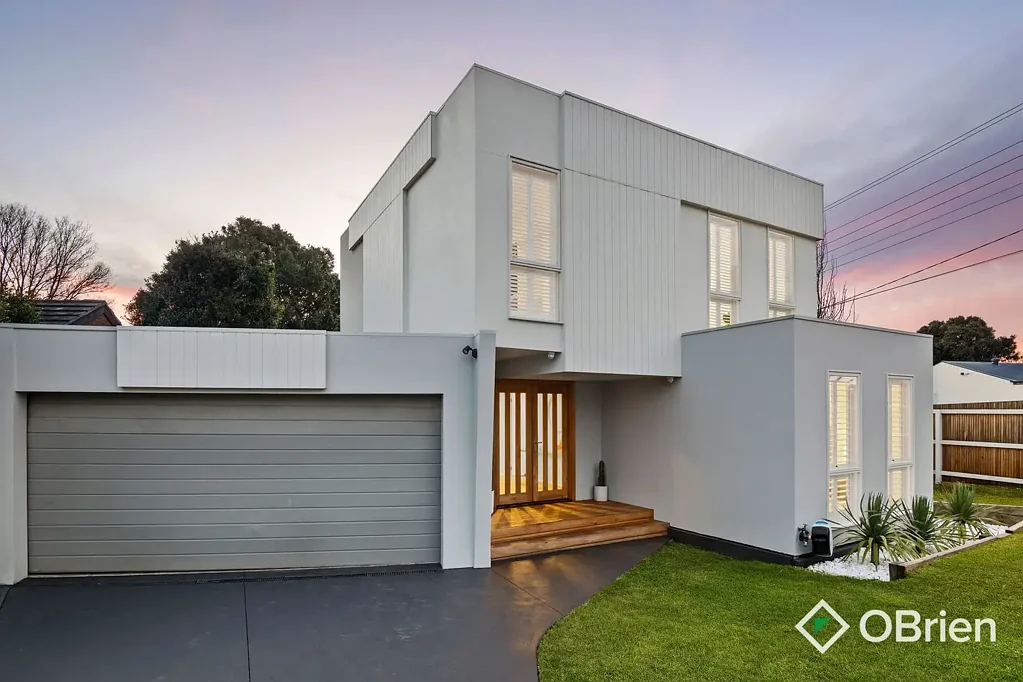2 Amberley Crescent, Frankston South, VIC 3199