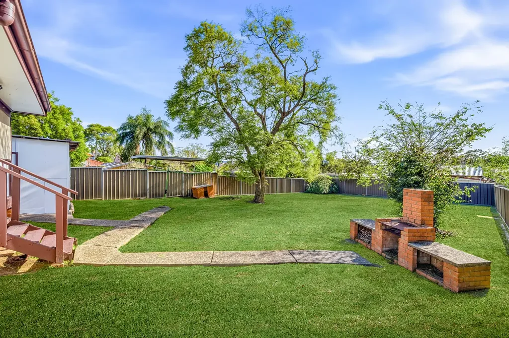 Penrith 4chambre Prime Penrith Location, R3 Zoned 802sqm Block!