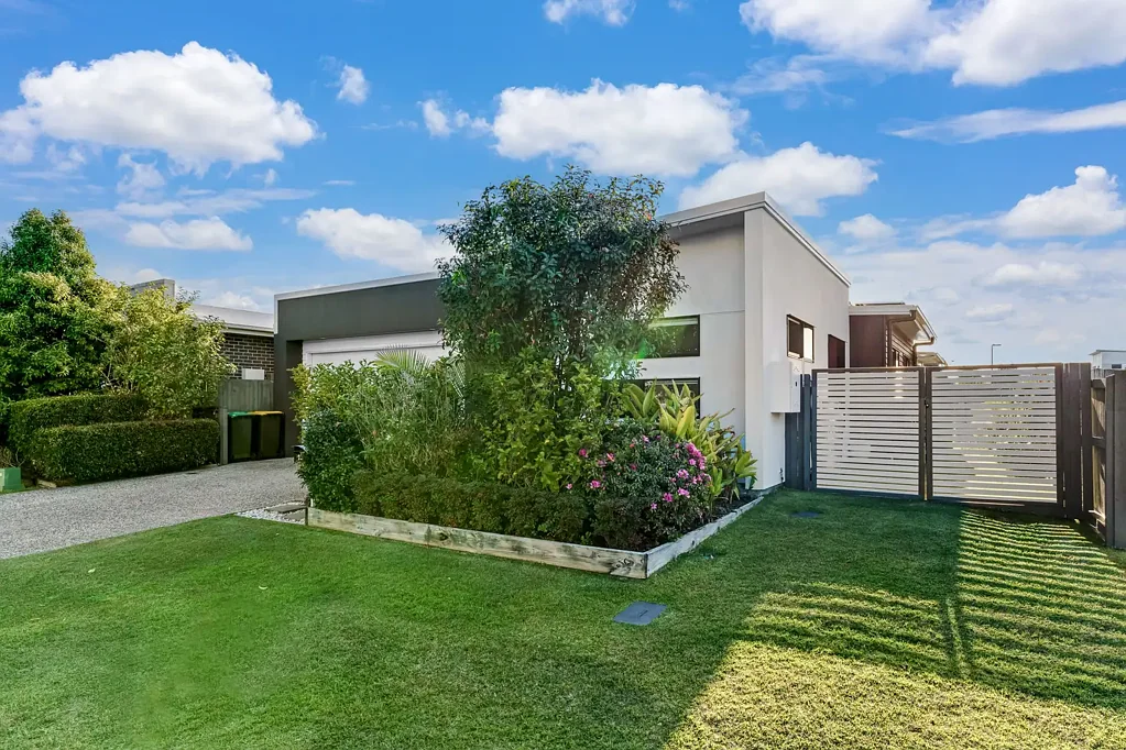 Baringa 4कमरा High-end Baringa living with Pool, Premium Finishes and Walking distance to shops! - REF: 4428