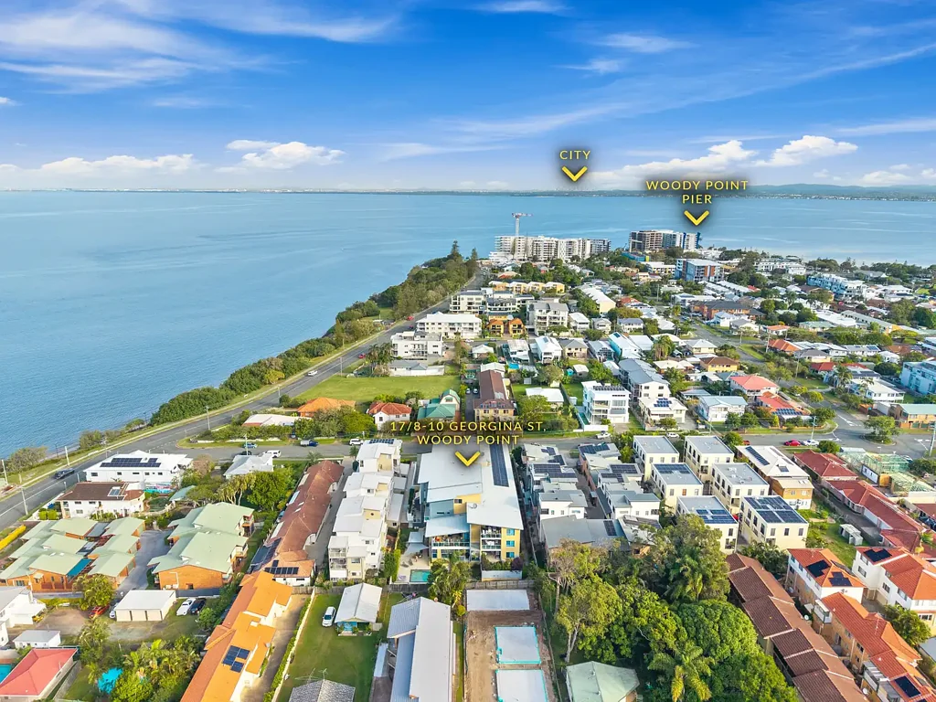 Woody Point 3ਬੈੱਡਰੂਮ Luxury Bayside Living - Ocean Views, Entertainers' Balcony & Pool