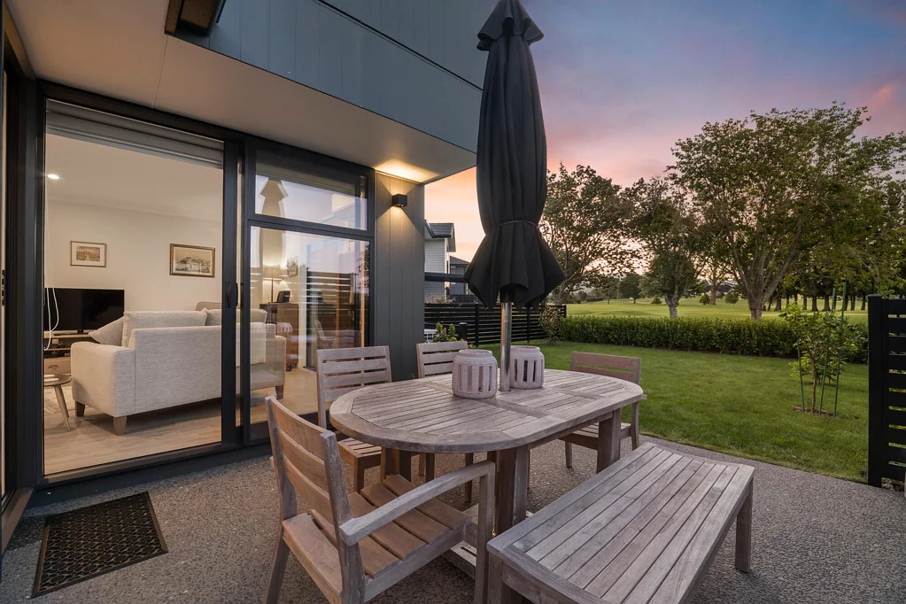 Katikati 3房  Golf Course Frontage with Stunning Kaimai Views