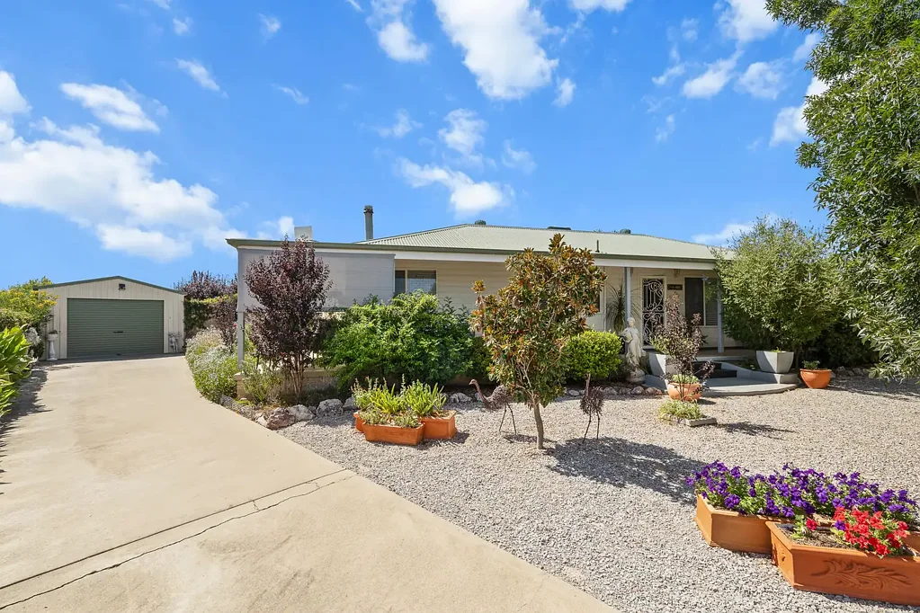 8 Joe Coates Place, Manilla, NSW 2346