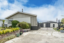 27 Iona Place, Strathern