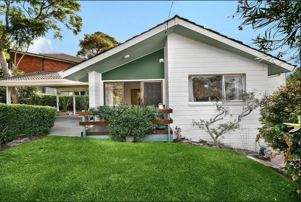 Stylishly Renovated Brand New Kitchen & Bathroom Ready to Move In!!!