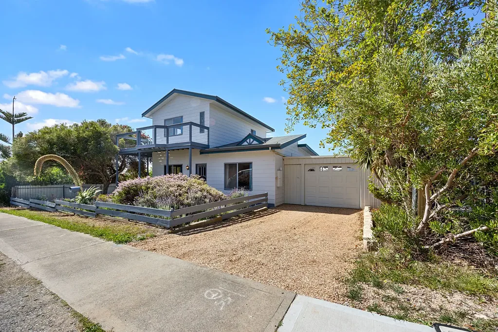 Port Lincoln 4બેડરૂમ Sea Views, Space & Coastal Convenience