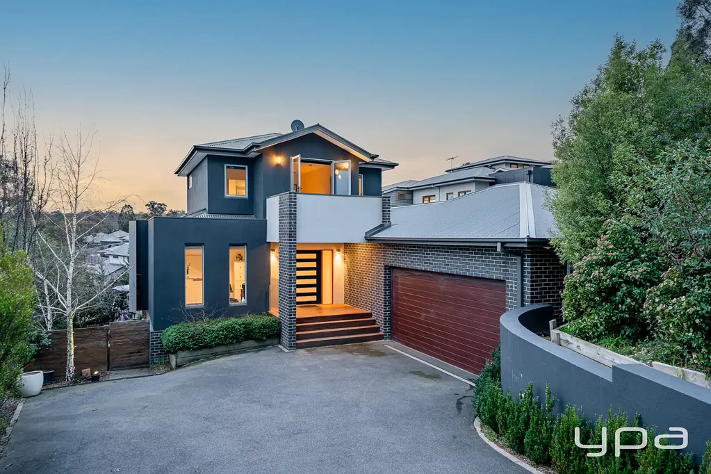 Diamond Creek 4 Bedroom Luxury Living, GEM Location