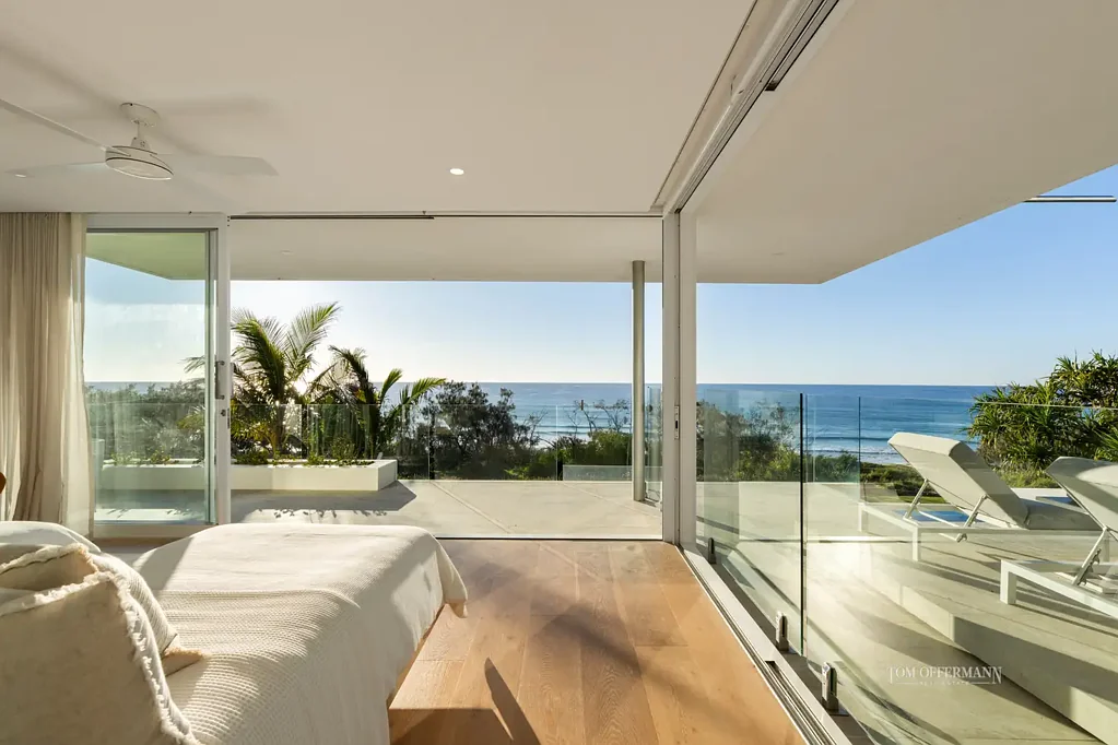 Sunrise Beach 4Zimmer A World Beyond: Absolute Beachfront; Unequalled Extravagance