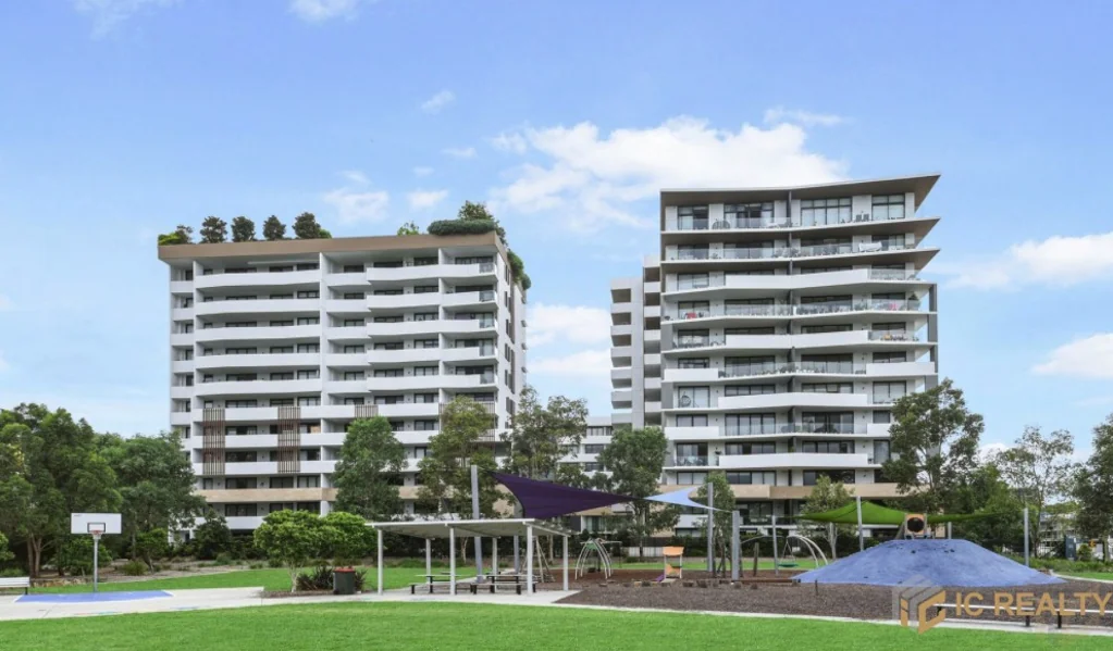 Exquisite 3-Bedroom + 1 study, 2-Bathroom, 2-Car Space in Norwest
Family Haven with Sunset Views, Spacious Living & Exclusive Amenitie