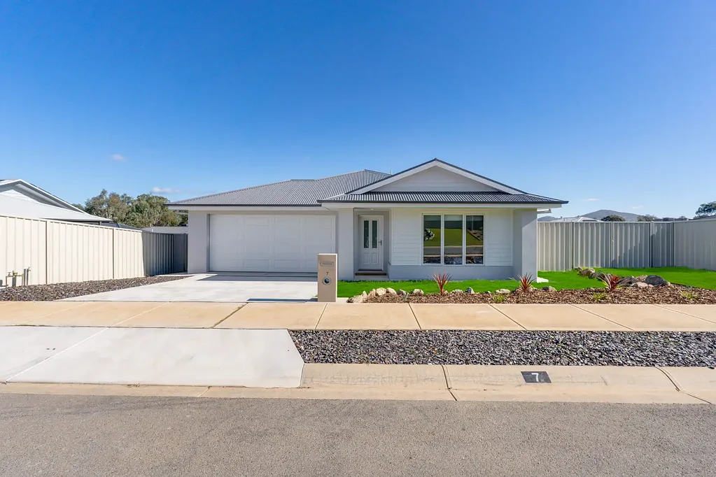 Thurgoona 4房  Luxury, Space & Style - A Brand New Custom-Built Thurgoona Masterpiece