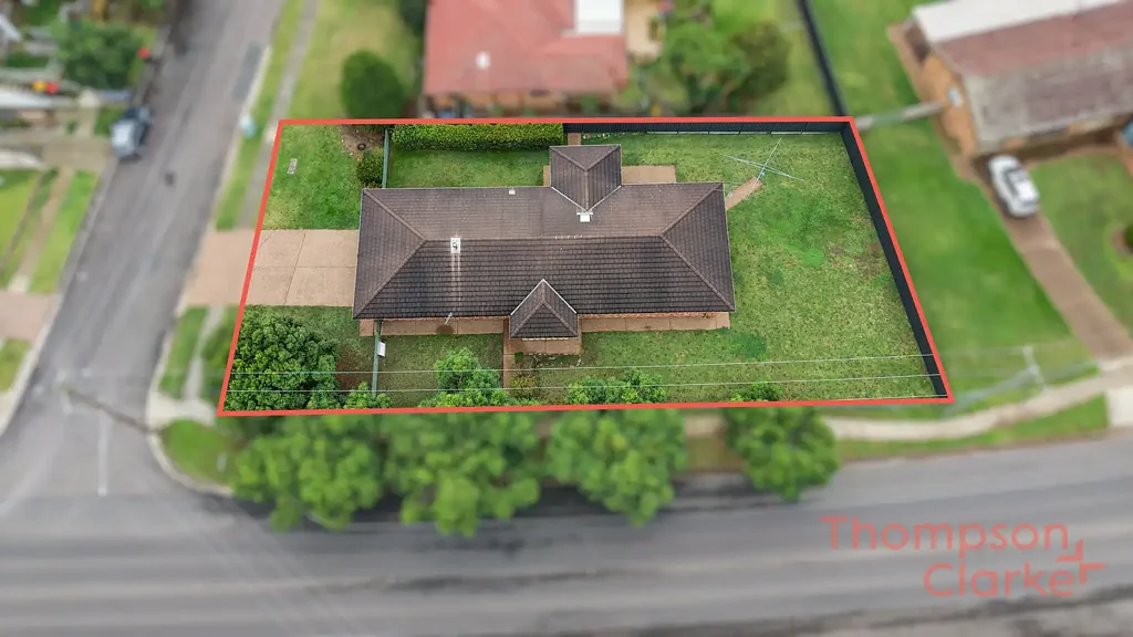 Tarro 3 Slaapkamer Corner Block Opportunity with Space, Comfort & Endless Potential