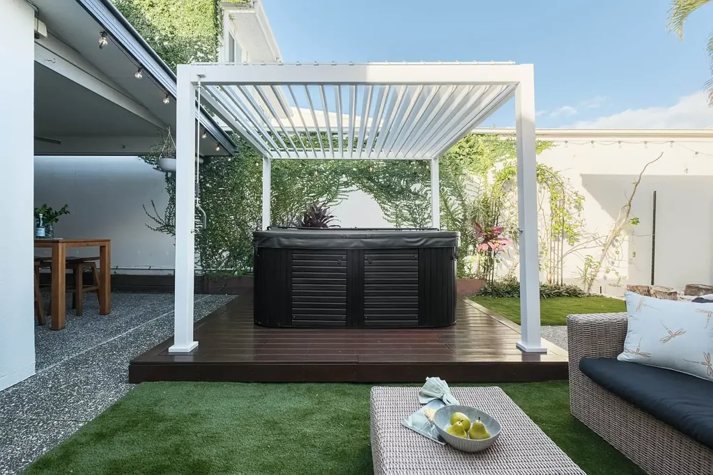 Maroochydore 3कमरा Light-Filled Living with a Ground Floor Master