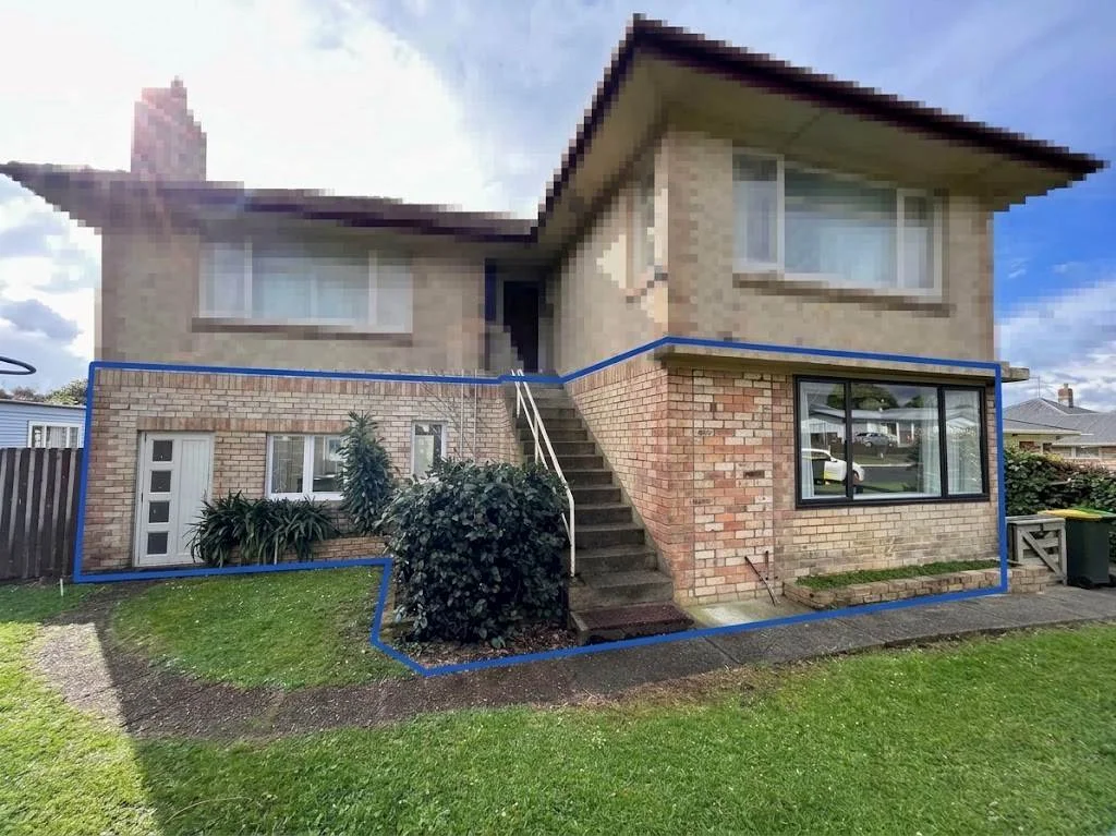 Convenient Unit Near Town!