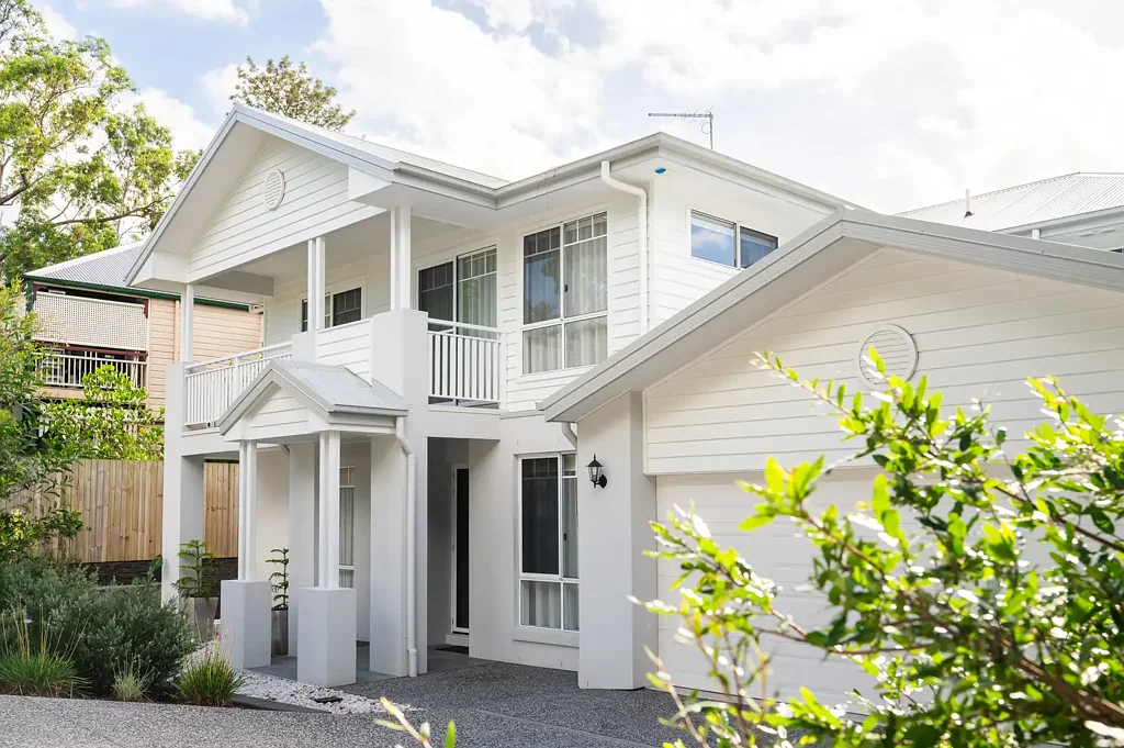 Yeerongpilly 5 Bedroom Hamptons Grace. Naturally Framed