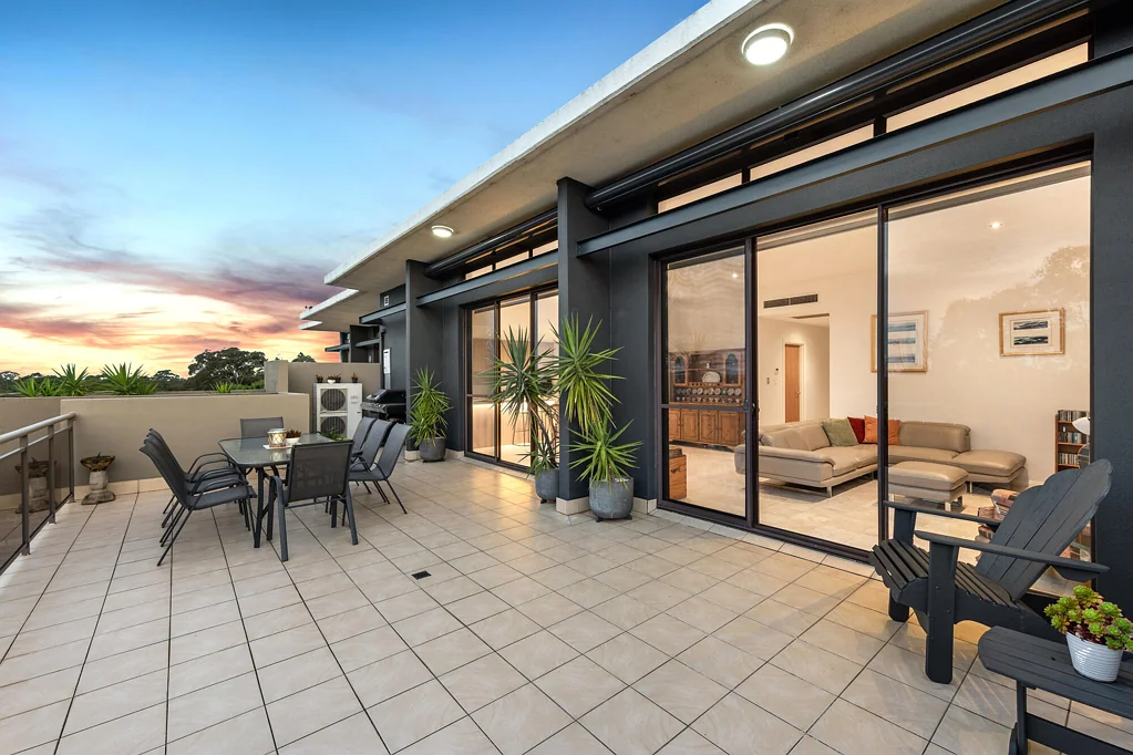 Pymble 3બેડરૂમ Definitive penthouse living, private north-facing outlooks, unrivalled convenience