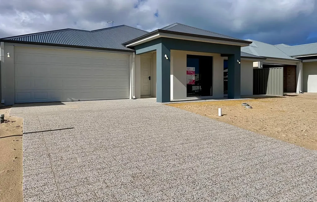 6 Reevesby Street, Eglinton – Coastal Elegance with Stunning Features