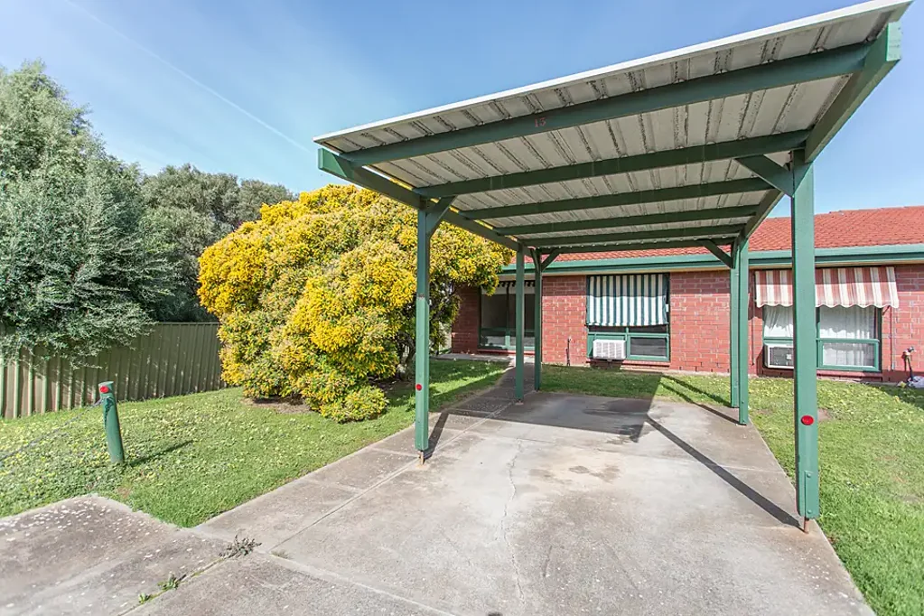 Comfortable Two-Bedroom Unit in Convenient Morphett Vale Location