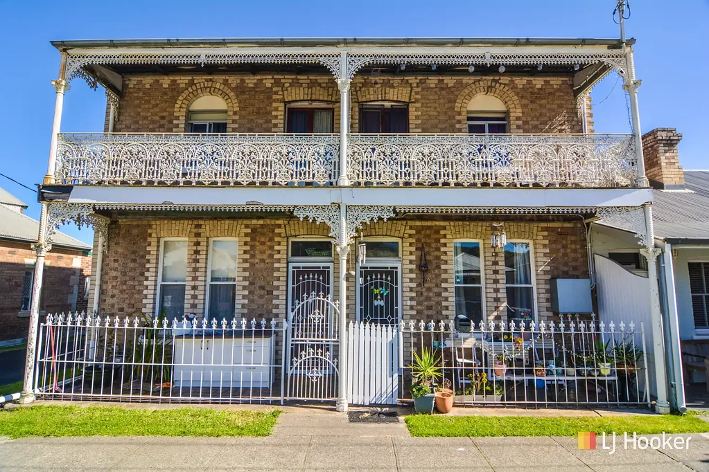 Lithgow 2房  Elegant Full Brick Terrace With Enduring Street Appeal