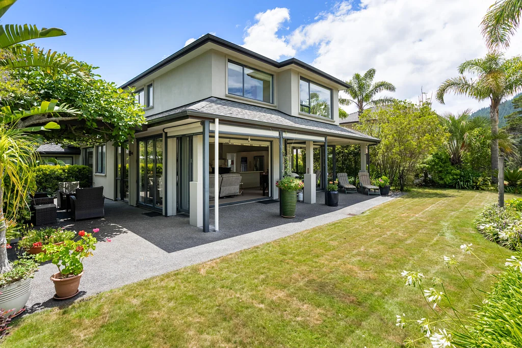 Pauanui 4 Bedroom Substantial home! Stunning views!