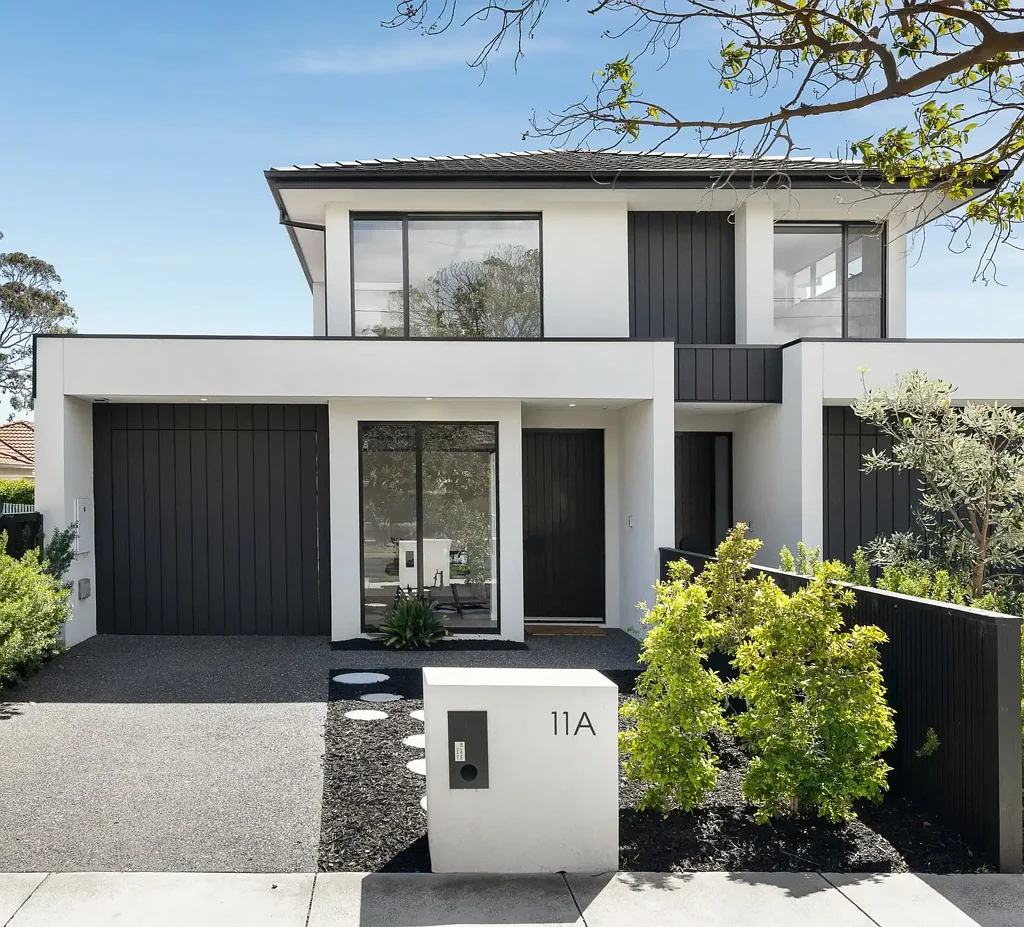 Beaumaris 4房 Bayside优雅设计师宅 近新4卧+书房 Bosch厨房 西向露台 低维护花园 步行生活圈 Architectural Coastal Luxury in the Heart of Beaumaris