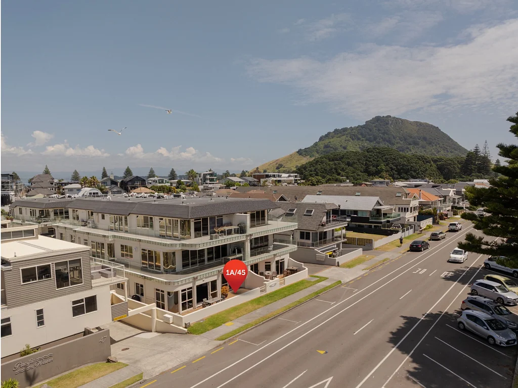 Mount Maunganui 3 Slaapkamer Front-Row Living on Marine Parade
