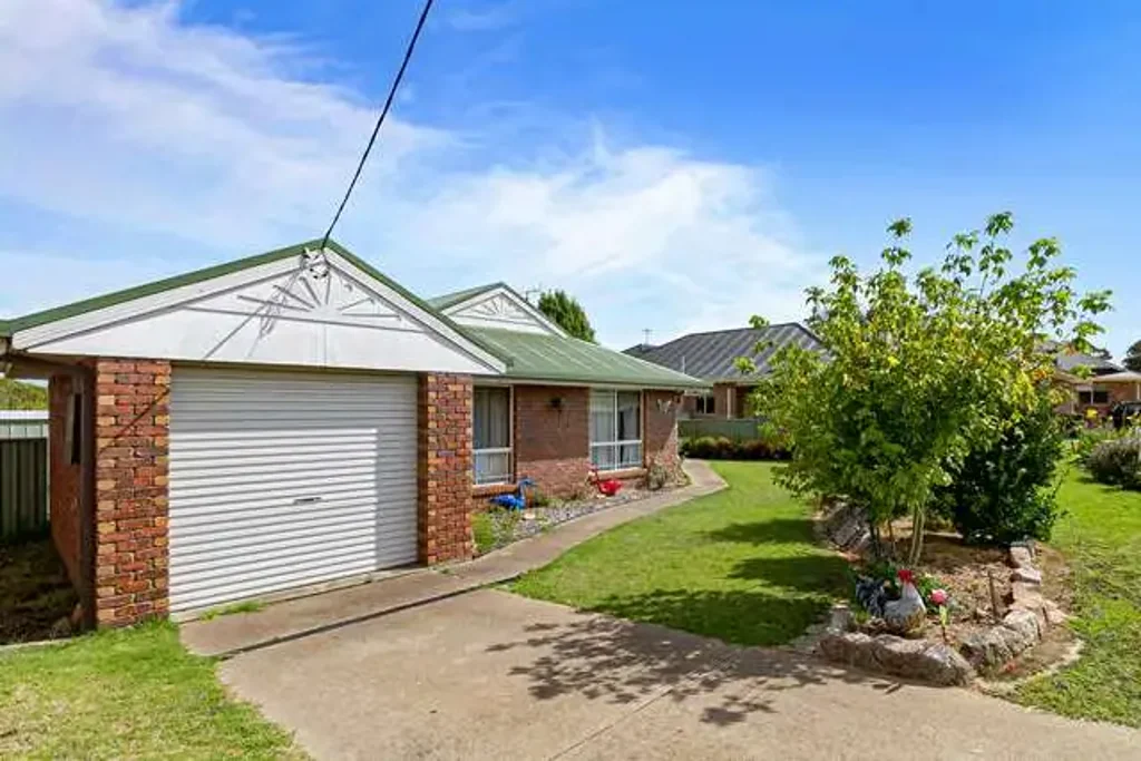 Uralla 3 Bedroom Solid Family Home with Great Potential.