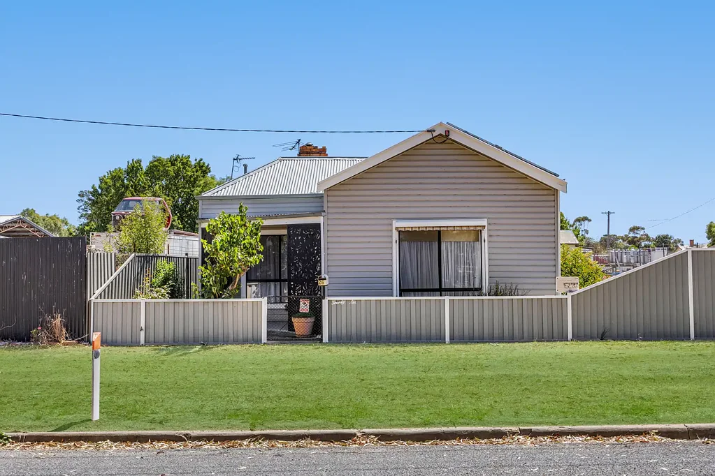 Willaura 3 Bedroom Charming Home with Unlimited Potential