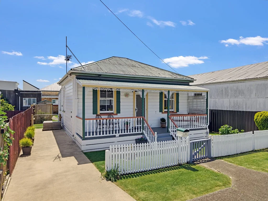 Paeroa 2Kwarto Veranda Charm and a Garden to Enjoy