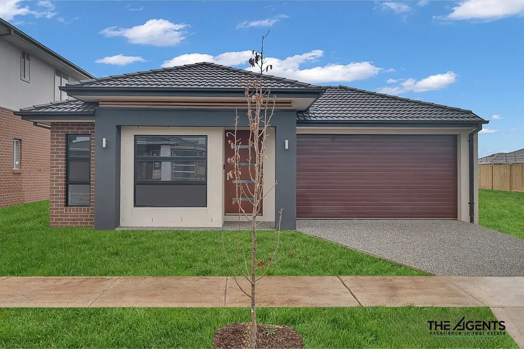 Modern Family Living in the Heart of Weir Views