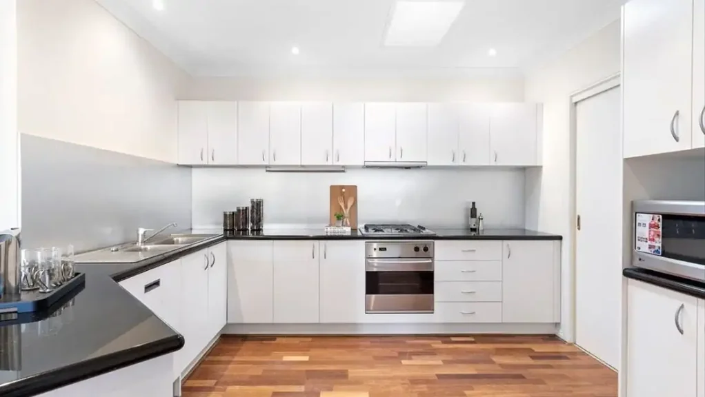 LIGHT FILLED AND SPACIOUS WITH PRIVATE COURTYARD!