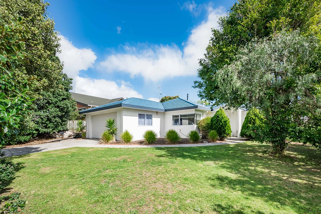 32 Guildford Drive, Paraparaumu, Kapiti Coast, Wellington