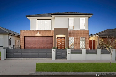 Tarneit 5 Bedroom 🏡 A RARE DUAL-LIVING MASTERPIECE – LIVE, INVEST OR MAXIMISE YOUR RETURNS !!