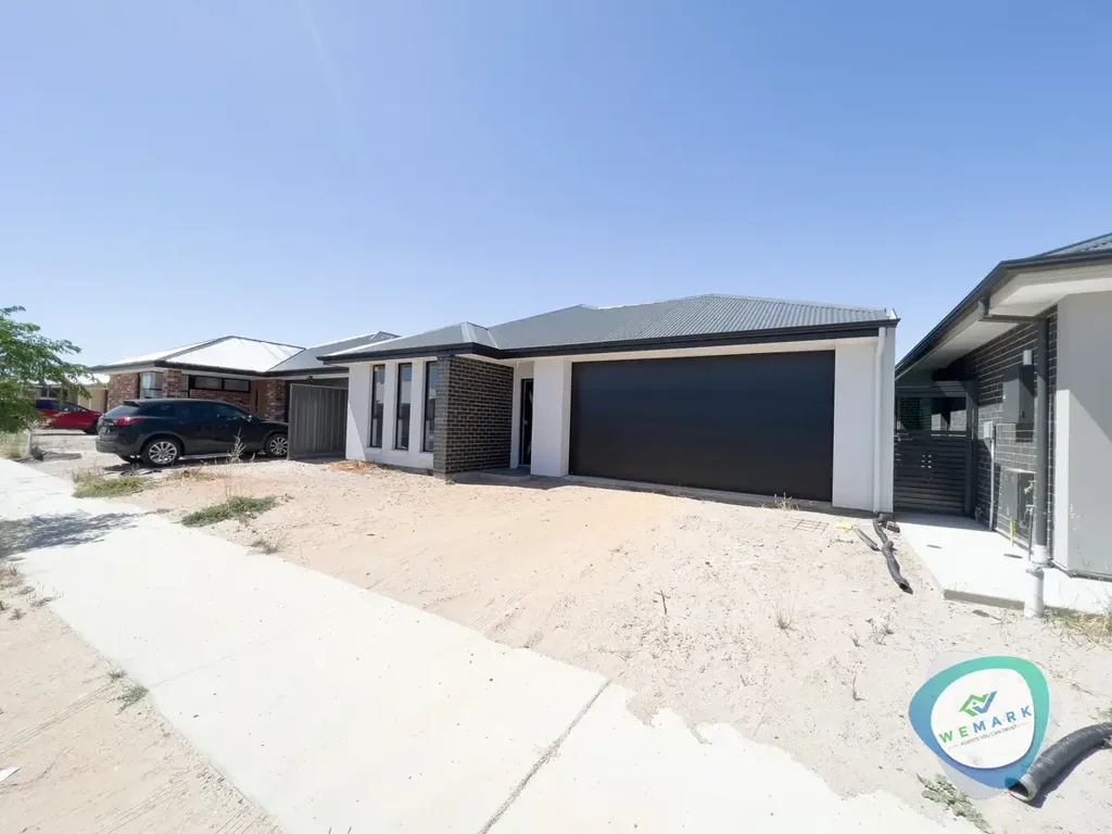 🏡 Stylish & Modern Family Home in North Haven