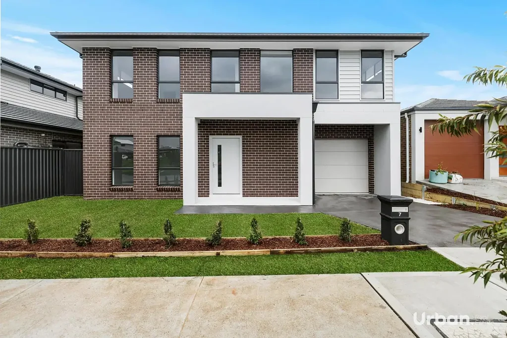 Austral 4 Bedroom Stylish Family Living in a Prime Austral Location
