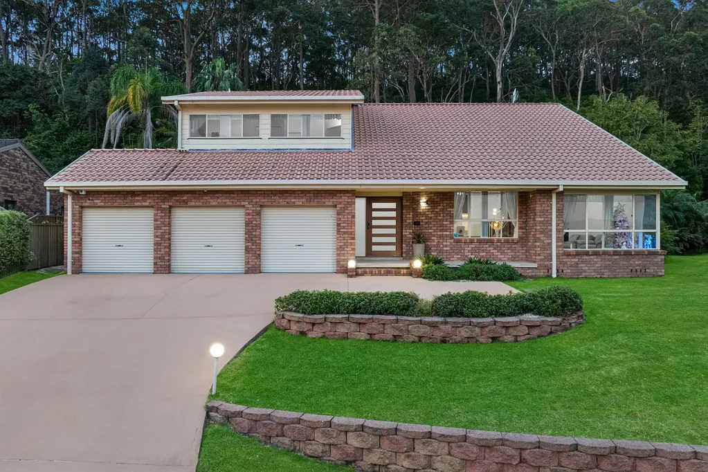 11 Grovelake Close, Eleebana, NSW 2282