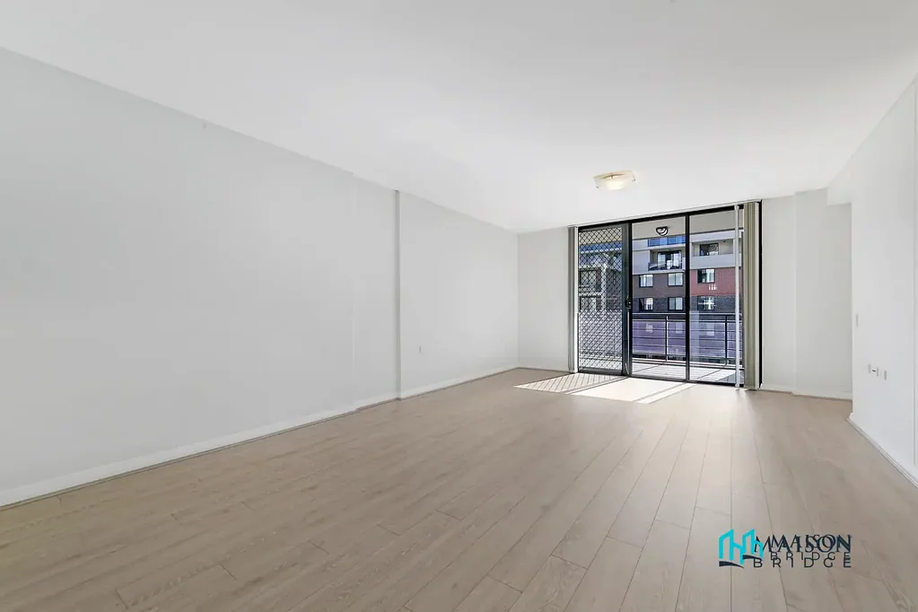 Timber Floorboard 2 Bedroom Apartment at Convenient Location