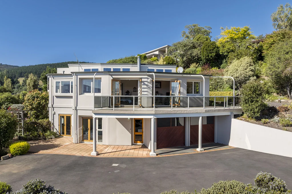 Waihola 3房  Elevated living - Lake Waihola outlook