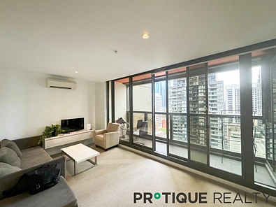 Melbourne 2房 CBD核心位置 安全车位 高端设施 礼宾服务 步行商圈 机场捷运 Expansive Corner Apartment in Prime CBD Location with Great Views I Rental Return Above 8%