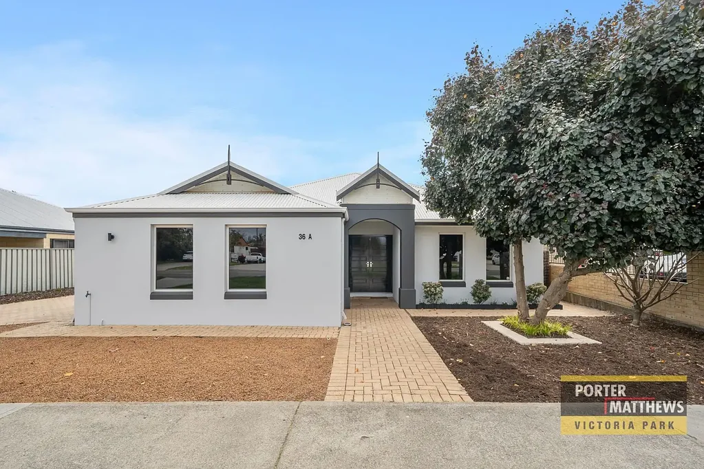 East Cannington 3 Bedroom READY, SET, GO! Huge 3 bedroom house with double car garage!